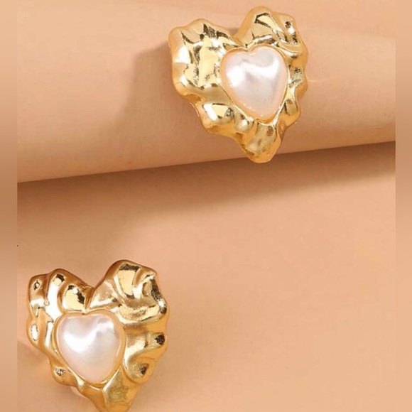 Crumpled Pearl Heart~ Vintage French Textured Rippled Wavy Classy Love Gold Stud - Picture 13 of 16